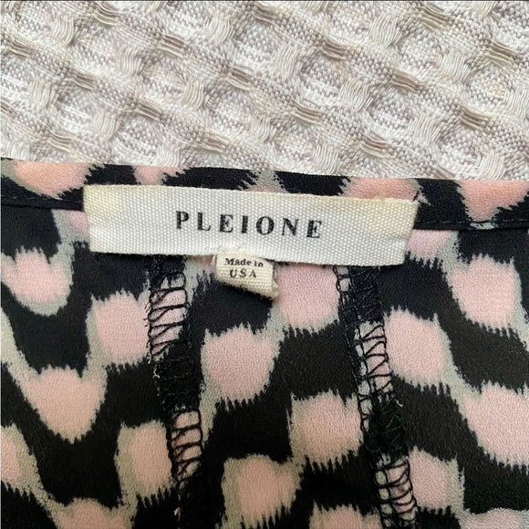 Pleione Black Pink Geometric Print High-Low Blouse Small Scoop Neck - Picture 12 of 12